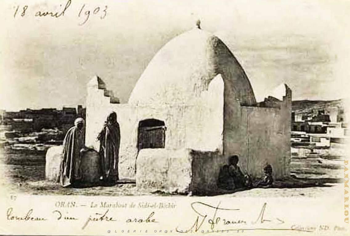 CA a- 067- Village negre.jpg